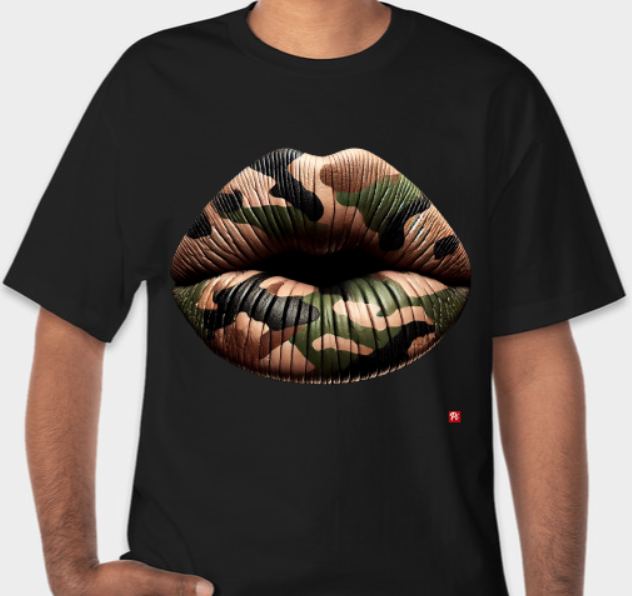 Camo Kiss T-shirt